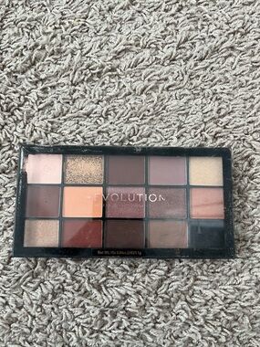 Revolution Eyeshadow Palette - Warm Neutral Shades